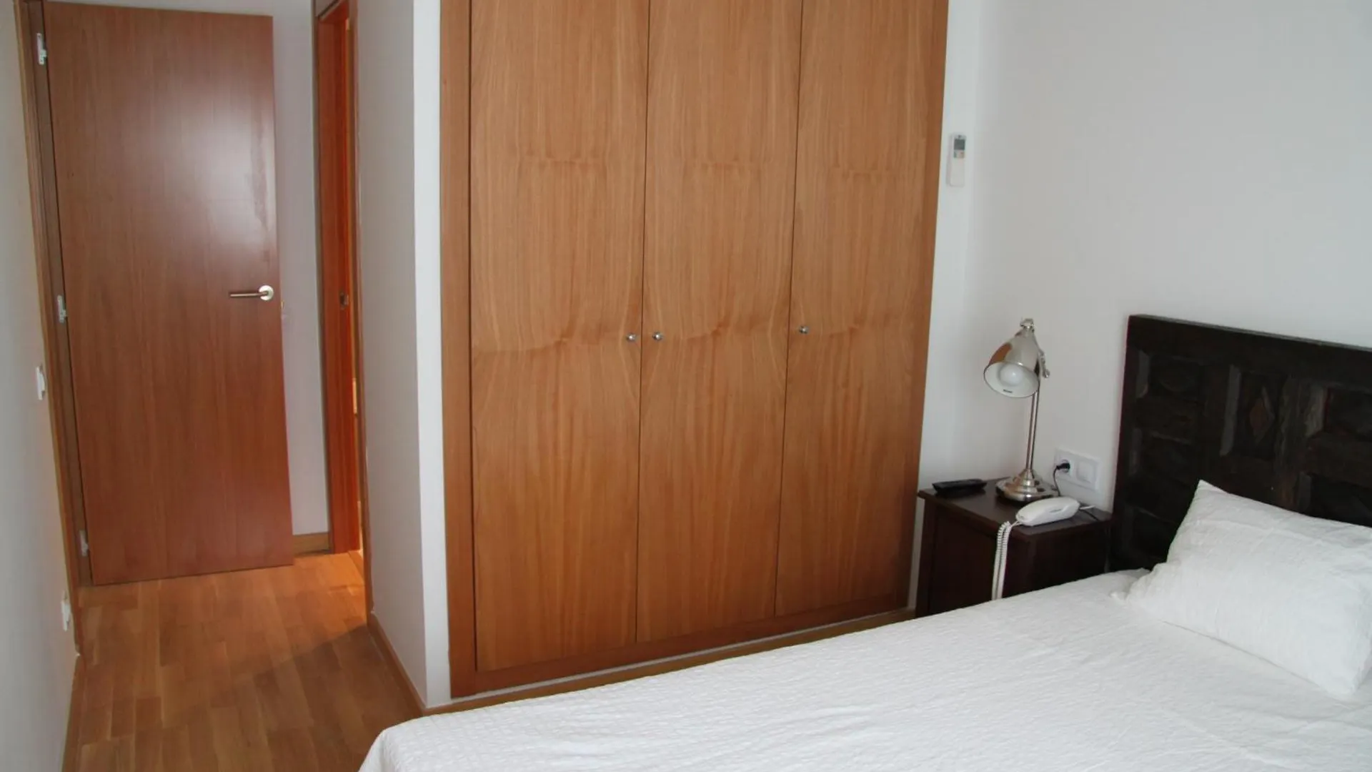 Apartaments Centre Figueres Apartment