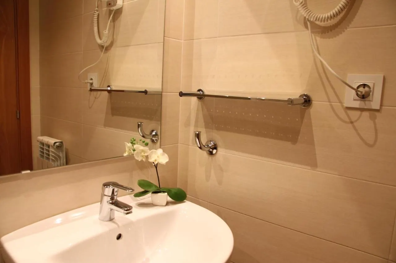 Apartaments Centre Figueres Apartment
